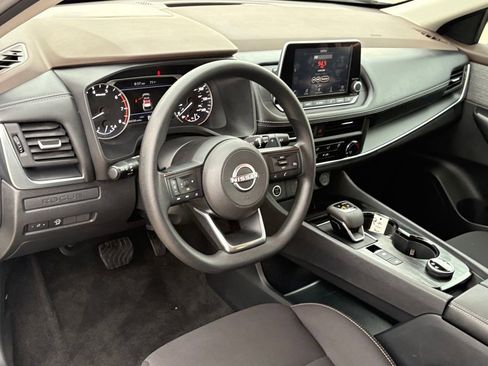 Used 2023 Nissan Rogue S AWD/4WD image 16
