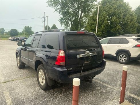 Used 2008 Toyota 4Runner SR5 AWD/4WD image 4