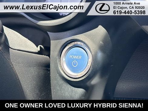 Used 2021 Toyota Sienna XSE w/ XSE Plus Package FWD image 11