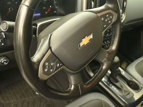 Used 2020 Chevrolet Colorado Z71 AWD/4WD image 16