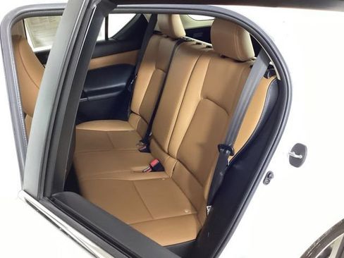 Used 2016 Lexus CT 200h w/ Navigation Package FWD image 32
