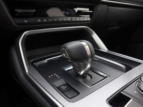 Certified 2025 MAZDA CX-70 3.3 Turbo w/ Preferred Package image 13