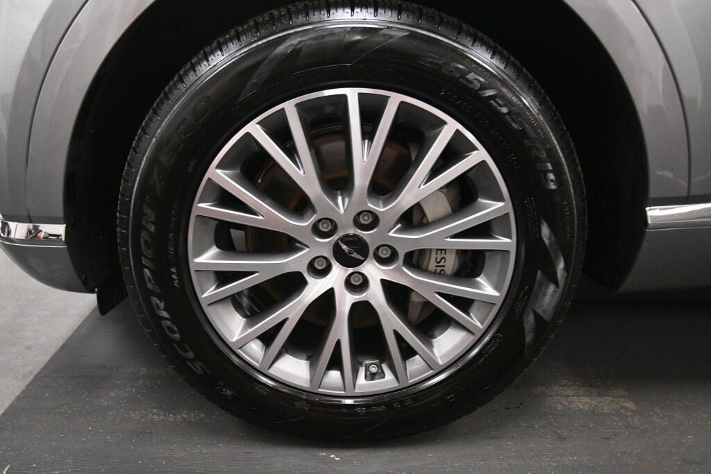 Used 2025 Genesis GV80 2.5T Standard AWD/4WD image 36