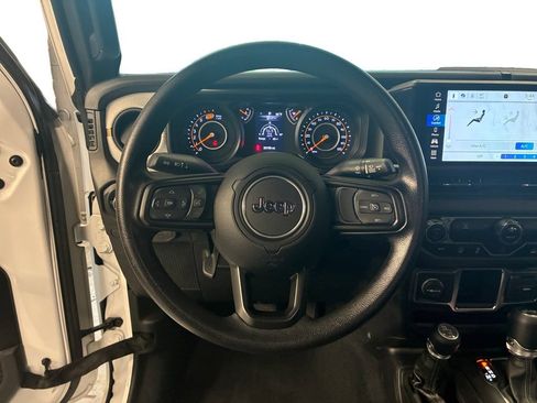 Used 2024 Jeep Wrangler Unlimited Sport AWD/4WD image 12