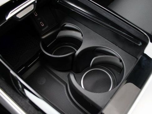 New 2025 Mercedes-Benz GLC 300 4MATIC image 30