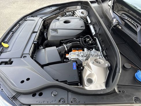 Used 2024 Volvo XC90 T8 Plus w/ Protection Package Premier image 45