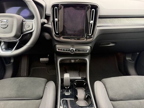 Certified 2023 Volvo C40 P8 Recharge Plus AWD/4WD image 24