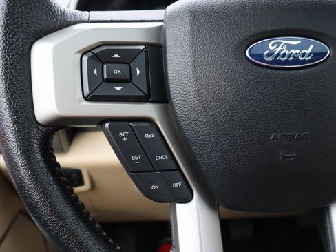 Used 2015 Ford F150 Lariat image 6
