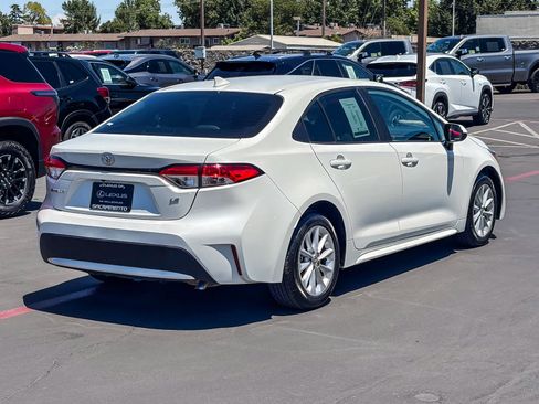 Used 2021 Toyota Corolla LE w/ LE Convenience Package FWD image 4
