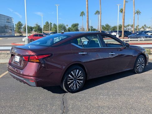 Certified 2024 Nissan Altima 2.5 SV image 8