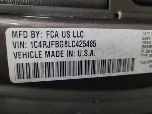 Used 2020 Jeep Grand Cherokee Limited w/ Luxury Group II image 33