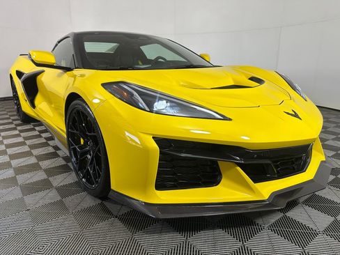 Used 2025 Chevrolet Corvette ZR1 w/ Stealth Interior Trim Package RWD image 11