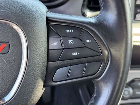 Used 2023 Dodge Challenger SXT RWD image 16