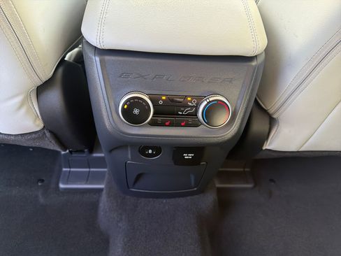 New 2026 Ford Explorer Platinum w/ LUX Leather Package AWD/4WD image 26