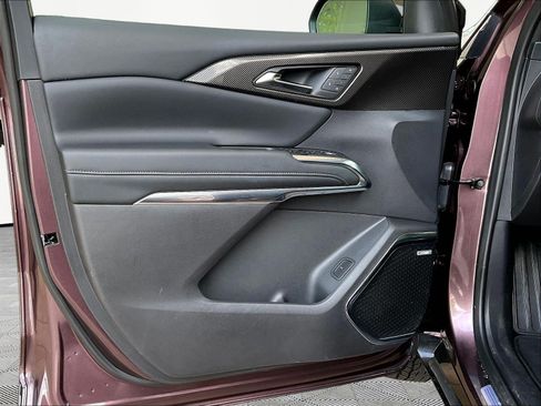Used 2025 Chevrolet Traverse High Country FWD image 19
