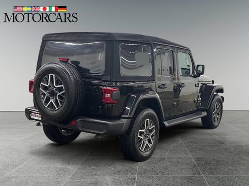 Used 2024 Jeep Wrangler Unlimited Sahara w/ Technology Group AWD/4WD image 3