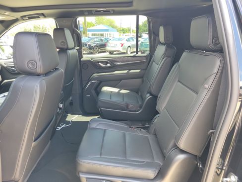 Used 2023 GMC Yukon XL Denali AWD/4WD image 16