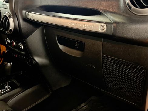 Used 2012 Jeep Wrangler Sport AWD/4WD image 34