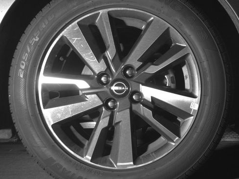 Used 2025 Nissan Versa SV image 13