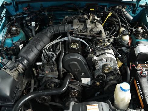 Used 1992 Ford Mustang LX image 3
