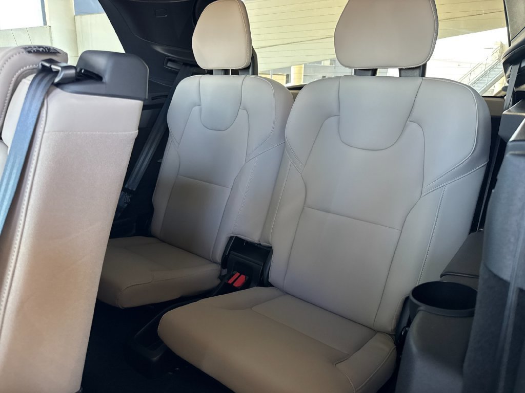 New 2026 Volvo XC90 T8 Plus w/ Protection Package AWD/4WD image 14
