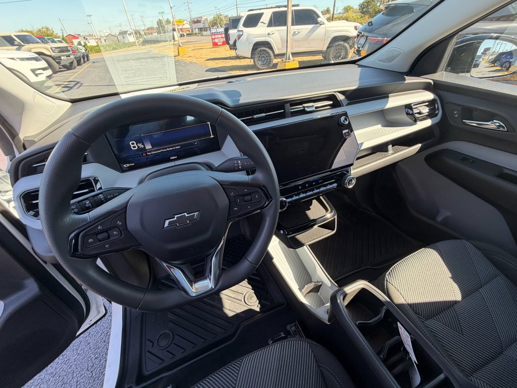 Used 2027 Chevrolet Bolt LT FWD image 11
