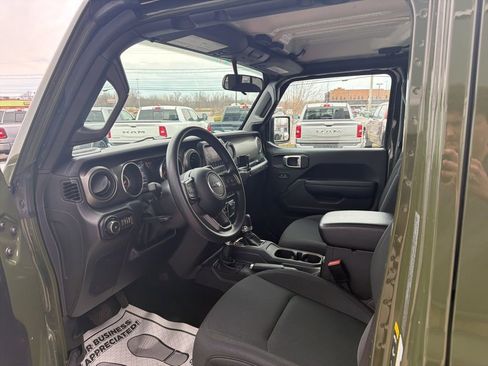 Used 2022 Jeep Wrangler Unlimited Sport AWD/4WD image 15