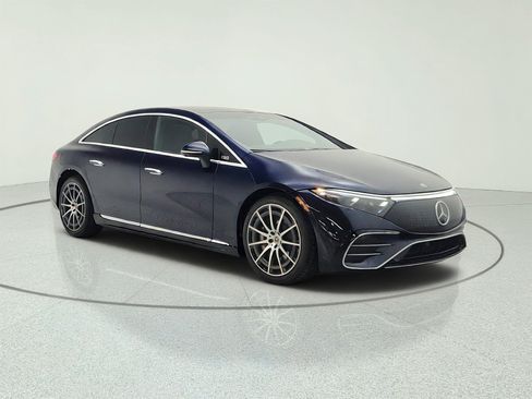 Certified 2022 Mercedes-Benz EQS 580 4MATIC Sedan image 3