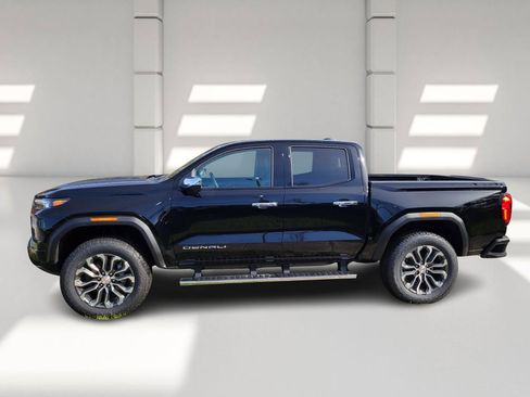 New 2026 GMC Canyon Denali image 4