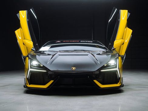 Used 2024 Lamborghini Revuelto AWD/4WD image 5