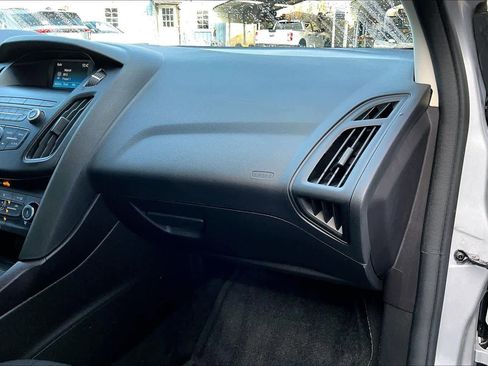 Used 2018 Ford Focus S image 18