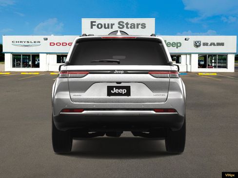 New 2025 Jeep Grand Cherokee Limited image 6