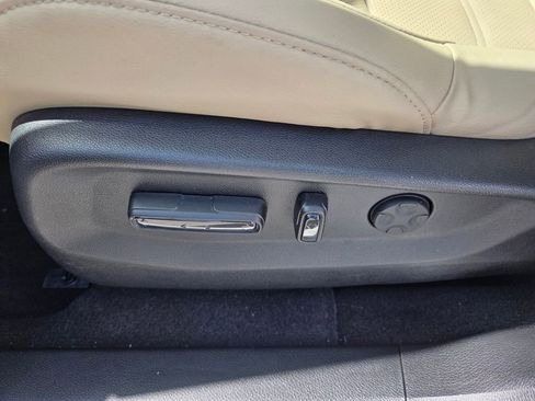 Used 2019 Honda CR-V Touring image 5