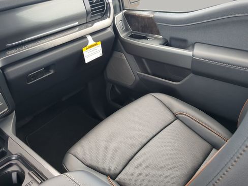 New 2026 Ford F250 Lariat w/ Black Appearance Package image 48