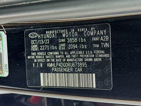 Certified 2024 Hyundai Elantra Limited FWD image 34