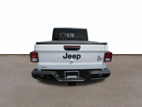 Used 2023 Jeep Gladiator Sport AWD/4WD image 4