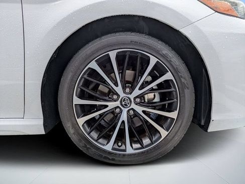 Used 2019 Toyota Camry SE FWD image 10