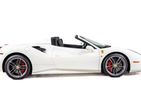 Used 2017 Ferrari 488 Spider RWD image 8