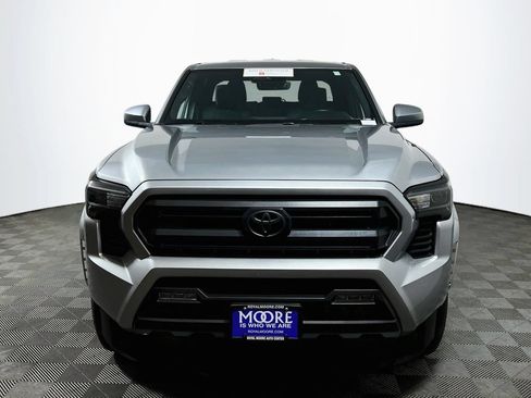 Certified 2025 Toyota Tacoma SR5 AWD/4WD image 2