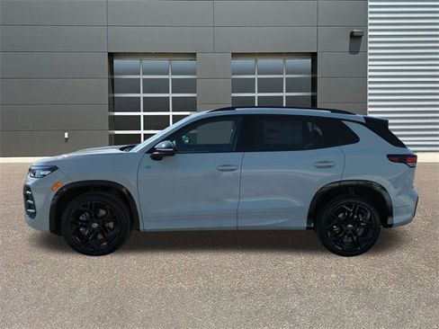 New 2026 Volkswagen Tiguan SE R-Line image 4