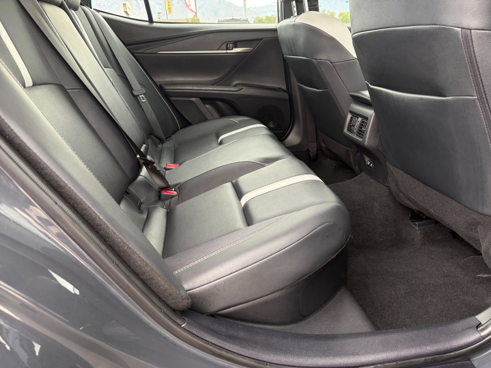 Used 2025 Toyota Camry SE FWD image 16
