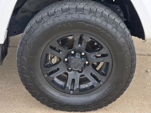Used 2016 Toyota 4Runner SR5 AWD/4WD image 8