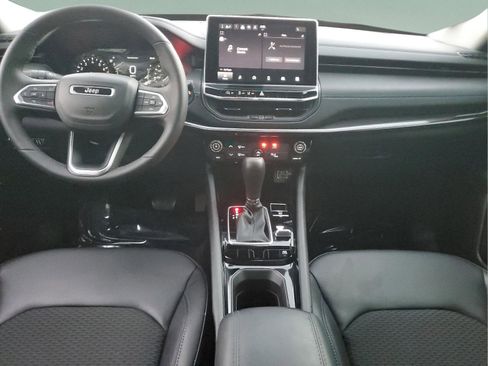 Used 2026 Jeep Compass Latitude image 14