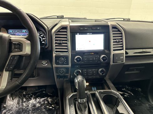 Used 2016 Ford F150 Platinum w/ Equipment Group 701A Luxury image 30