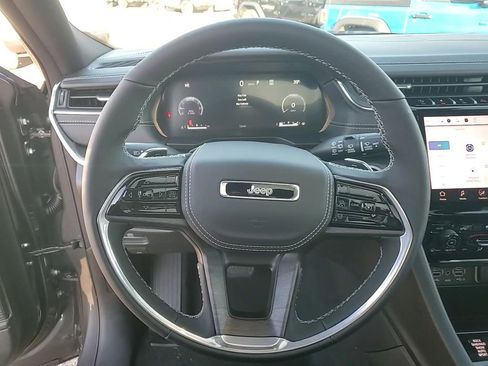 New 2025 Jeep Grand Cherokee L Overland w/ Rear Seat Video Group I AWD/4WD image 13