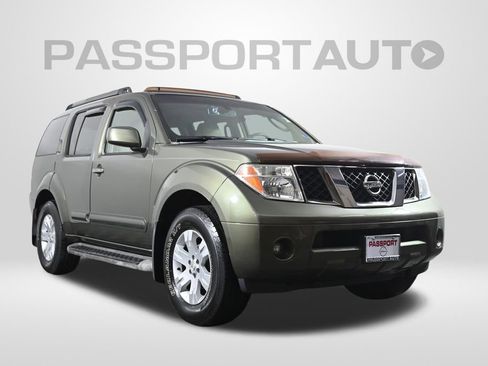 Used 2005 Nissan Pathfinder LE w/ (U01) LE Navigation Pkg image 4