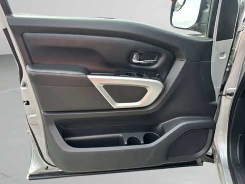 Used 2017 Nissan Titan PRO-4X image 13