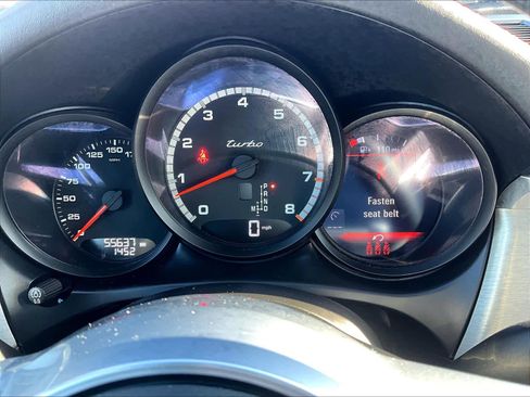 Used 2021 Porsche Macan Turbo image 25