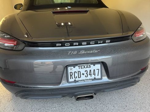 Used 2017 Porsche 718 Boxster RWD image 2