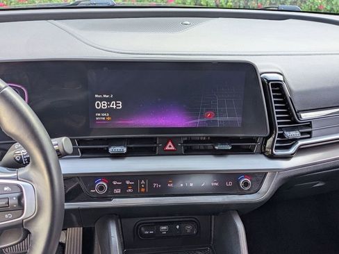 Used 2023 Kia Sportage EX image 9